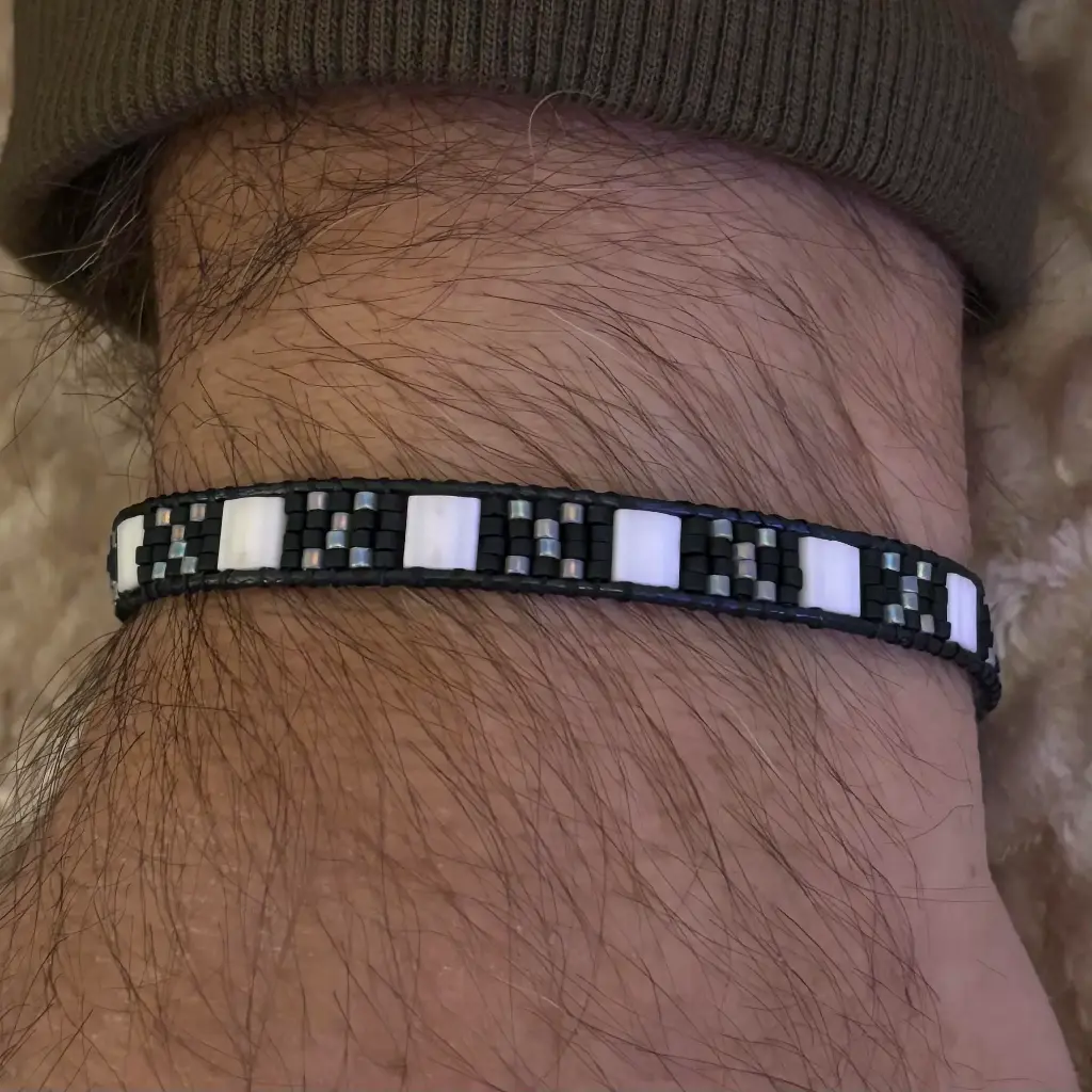 CARRÉ H noir & blanc 